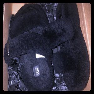 Uggs women’s with fuzz yeah !